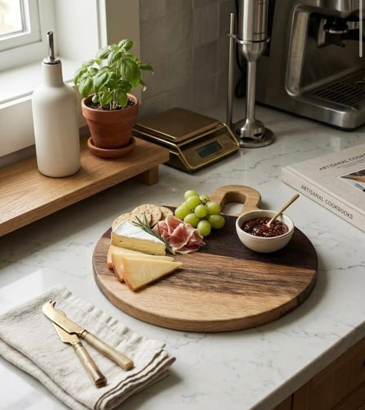 Round Striped Wood Cutting Board with Handle